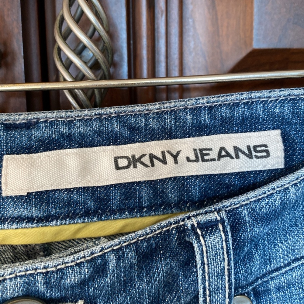 DKNY So Low Lita Crop Jeans - Picture 2 of 11
